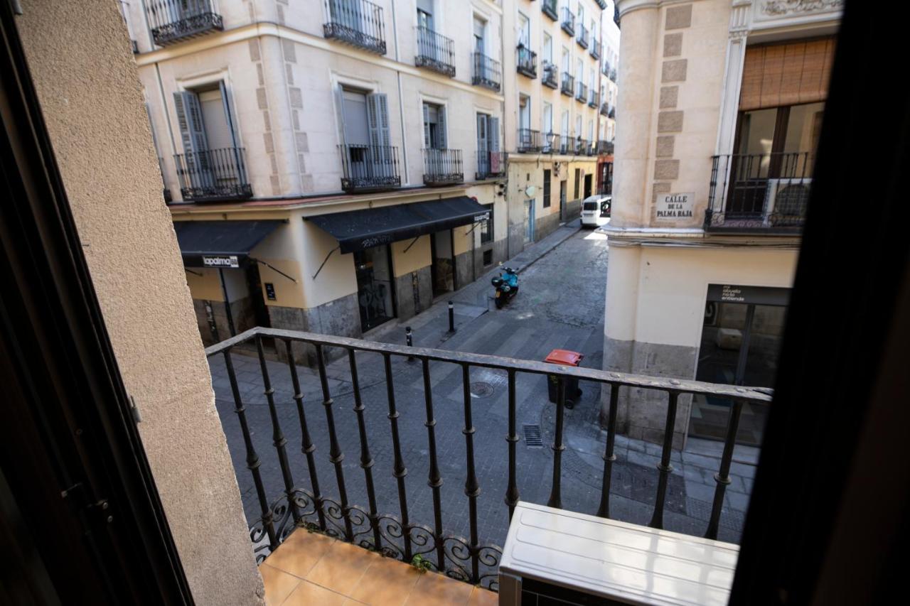 Hostal Los Perales Madrid Ngoại thất bức ảnh View of the street from the Hotel Cervantes