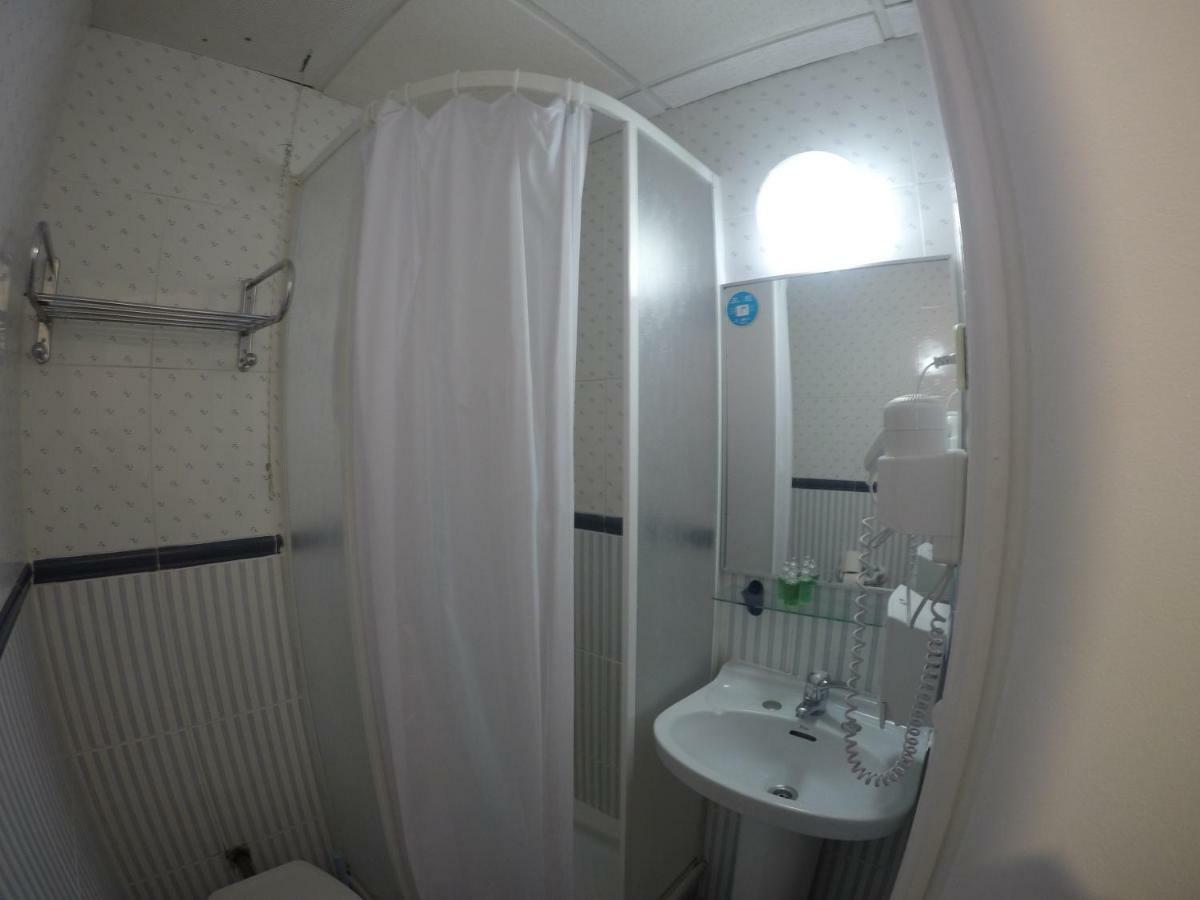 Hostal Los Perales Madrid Ngoại thất bức ảnh